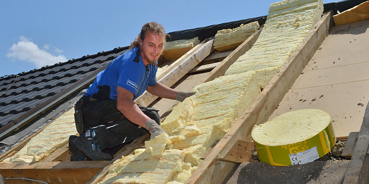 Viel Arbeit für Dachdecker: Über zehn Millionen Dächer sind unzureichend gedämmt.