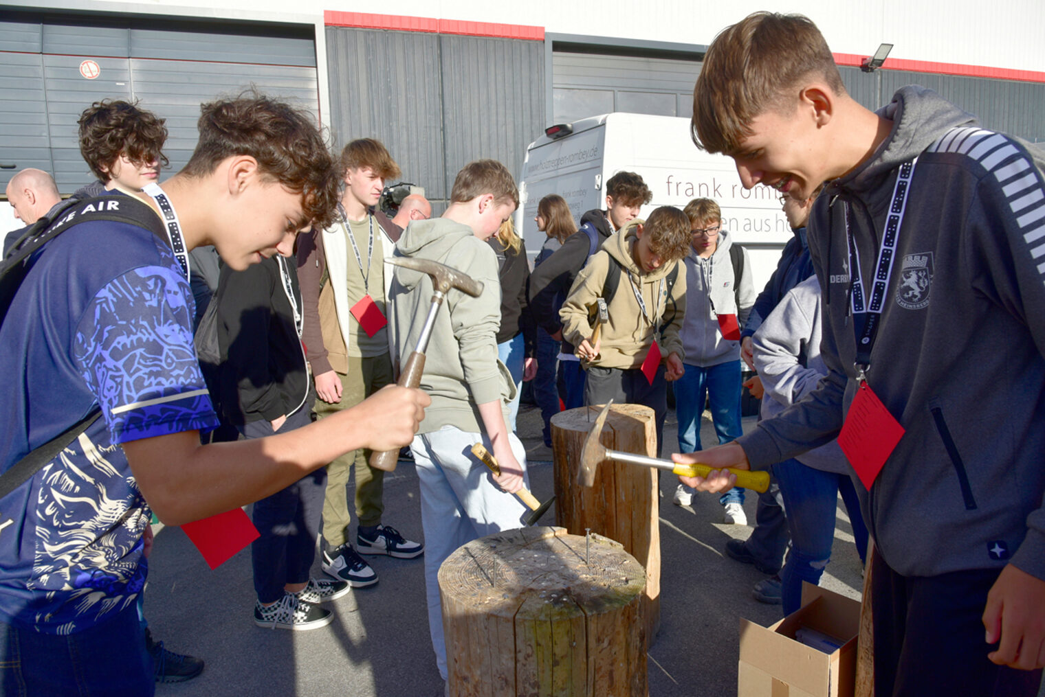 jb_2023_04_integration_inklusion_handwerk_hilft_nagel_1200px