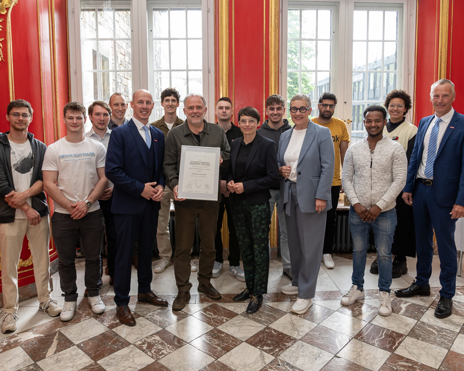 Feierstunde im Aachener Rathaus: Schmiede Aachen, ist mit dem Integrationspreis Handwerk NRW ausgezeichnet worden. 