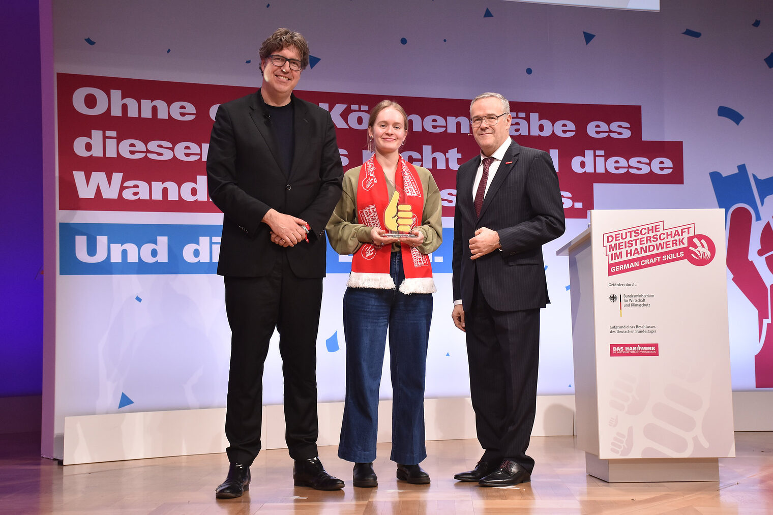 Beim renommierten Kreativwettbewerb „Die gute Form im Handwerk“ beeindruckte Goldschmiedin Anouk Scholz aus Aachen die Jury mit ihrer meisterhaften Gestaltung und handwerklichen Finesse ihres Schmuckstücks.