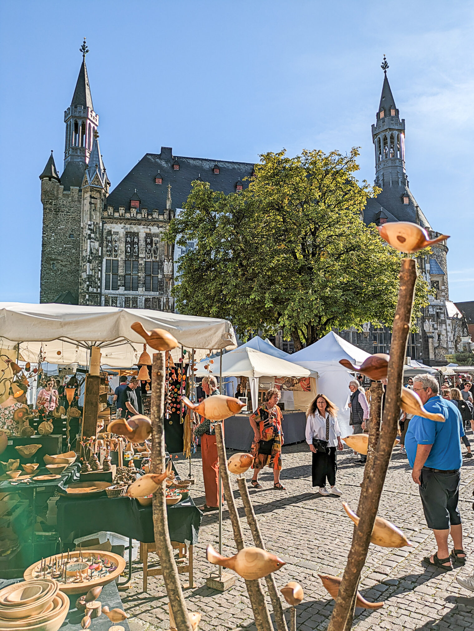 Aachener Dom vom Europamarkt 2025